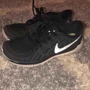 Nike Kids Free Runs 5.0 Size 3.5